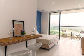 Studio Sur de Cali pool and parking